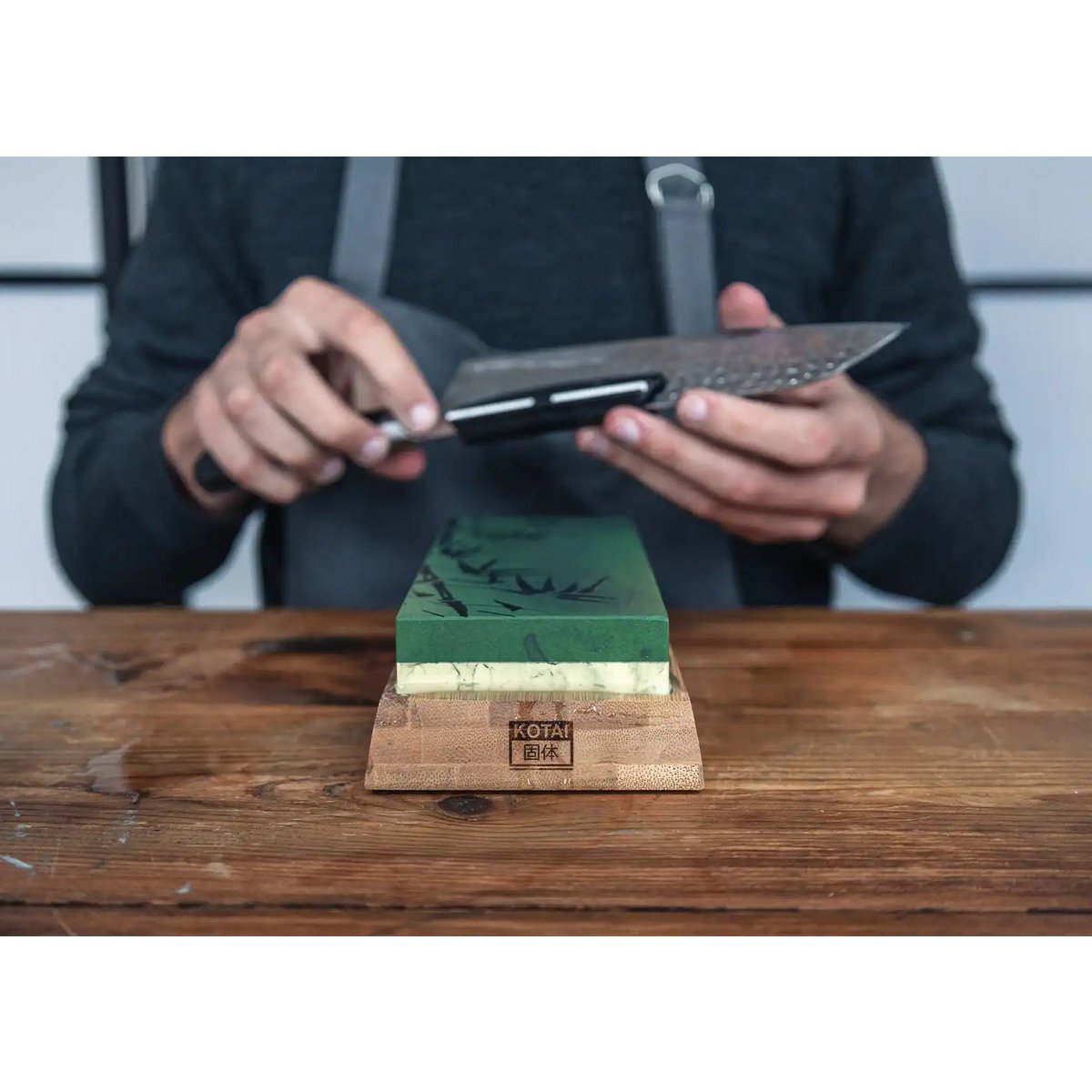 Kotai Slijpset – Wetsteen 400/1000 grit met Bamboe Voet & Hoekgeleider