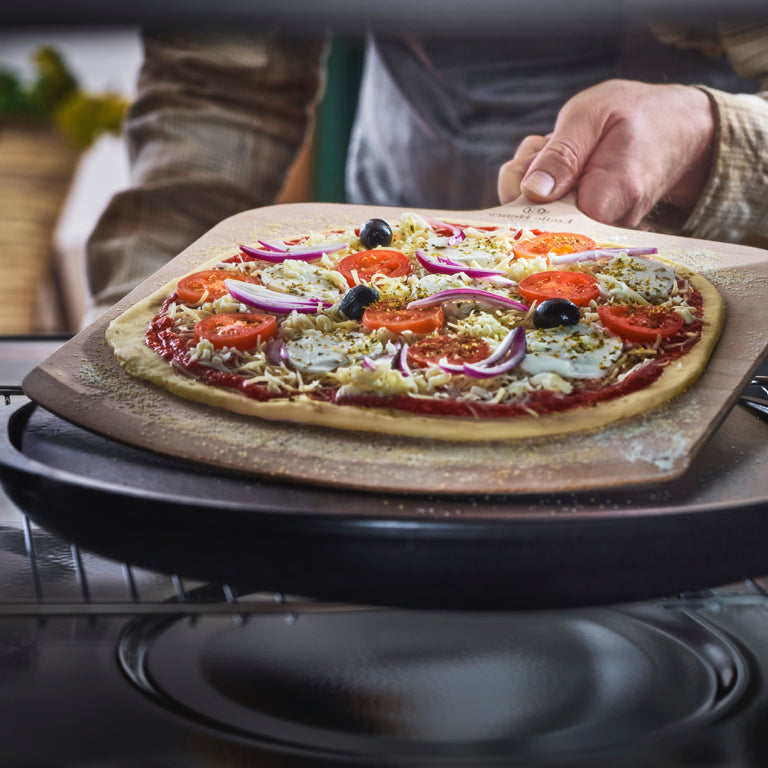 Emile Henry Pizza Station