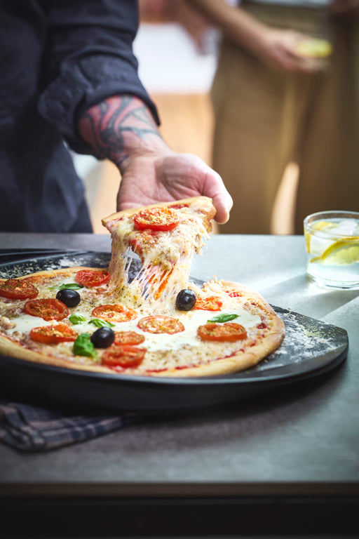 Emile Henry Pizza Station