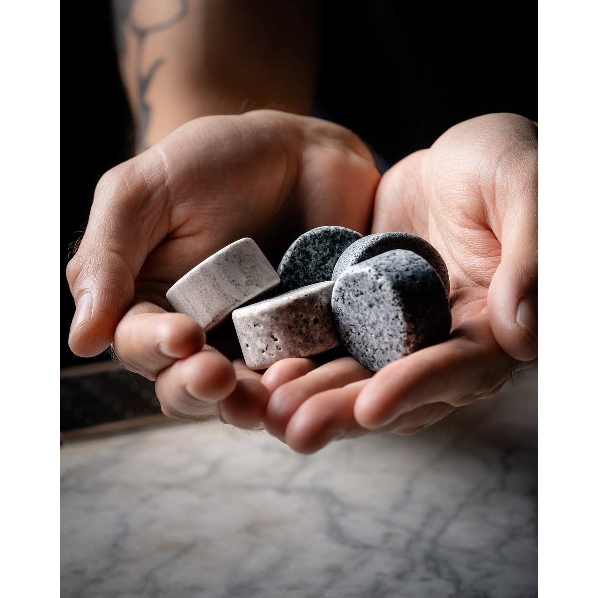 The Original ROCKS – Whiskey Chilling Stones voor de Echte Genieter - Geleverd in een geschenkverpakking